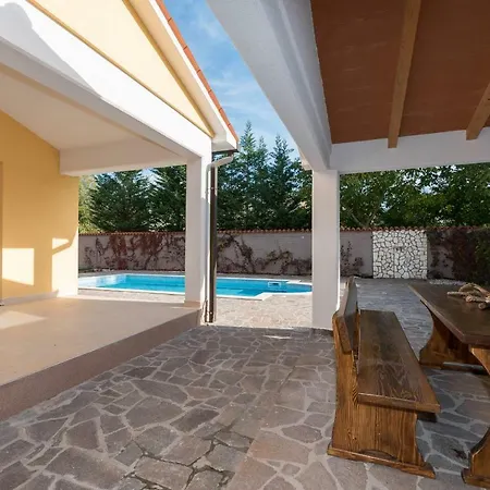 Regulus Villa *