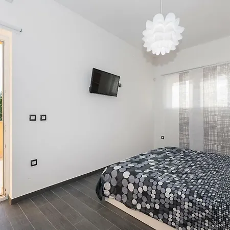 Regulus Villa